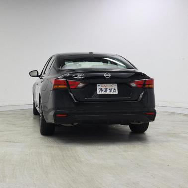 Super Black 2025 Nissan Altima SV FWD