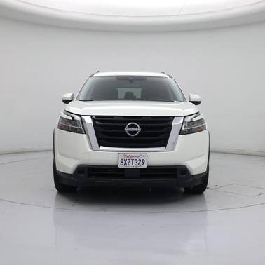 White 2022 Nissan Pathfinder SV