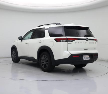 White 2022 Nissan Pathfinder SV