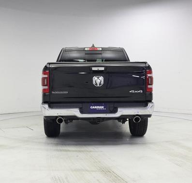 Diamond Black Crystal Pearlcoat 2022 RAM 1500 Laramie