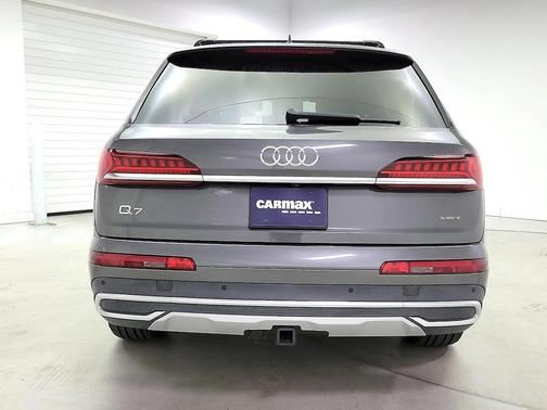 2022 Audi Q7 45 Premium Plus