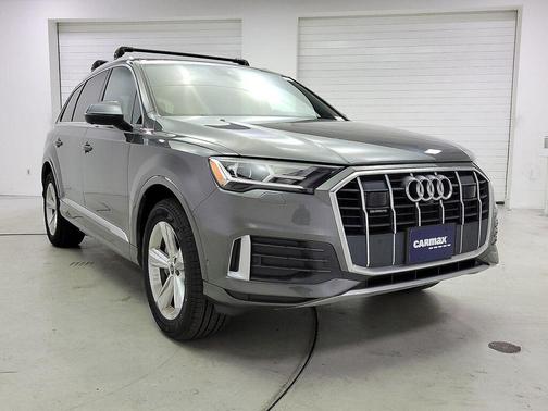 2022 Audi Q7 45 Premium Plus
