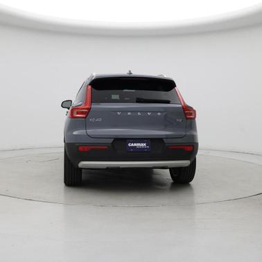 2022 Volvo XC40 T5 Momentum