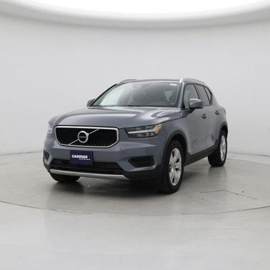 2022 Volvo XC40 T5 Momentum