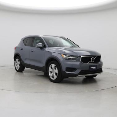 2022 Volvo XC40 T5 Momentum