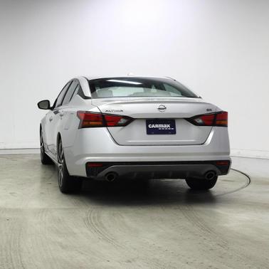 2021 Nissan Altima SR FWD