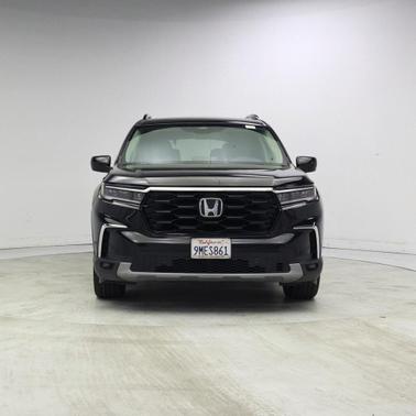 Crystal Black Pearl 2024 Honda Pilot Touring 8-Passenger