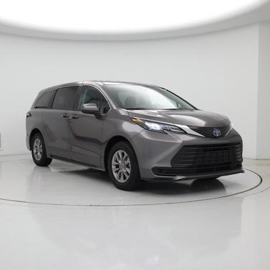 2024 Toyota Sienna LE