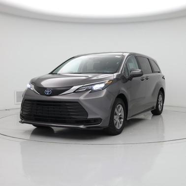 2024 Toyota Sienna LE