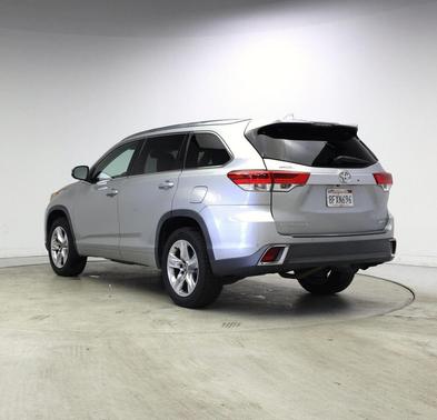 Celestial Silver Metallic 2018 Toyota Highlander Limited