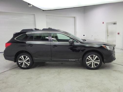 Crystal Black Silica 2018 Subaru Outback 2.5i Limited