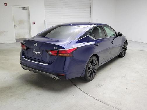 2020 Nissan Altima SR FWD