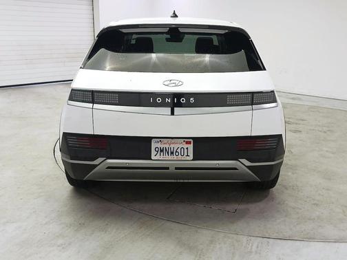 Atlas White 2024 Hyundai IONIQ 5 SE