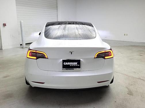 2022 Tesla Model 3 Standard Range