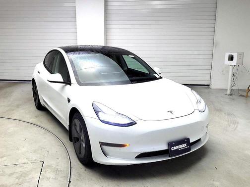 2022 Tesla Model 3 Standard Range
