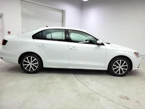 White 2017 Volkswagen Jetta 1.4T SE