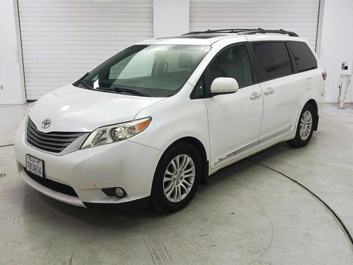 2016 Toyota Sienna XLE Premium