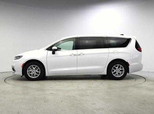 Bright White Clearcoat 2023 Chrysler Pacifica Touring L