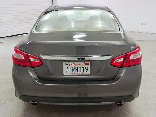 Gun Metallic 2016 Nissan Altima 2.5 SV