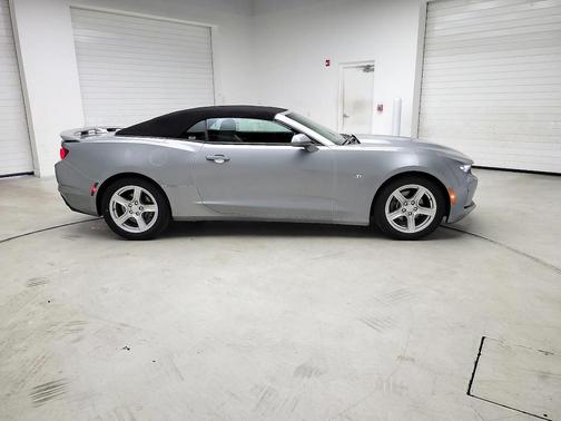 Sharkskin Metallic 2023 Chevrolet Camaro 1LT