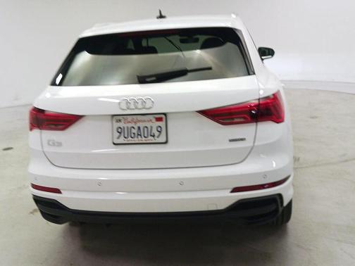 2024 Audi Q3 Premium 45 TFSI S line quattro Tiptronic