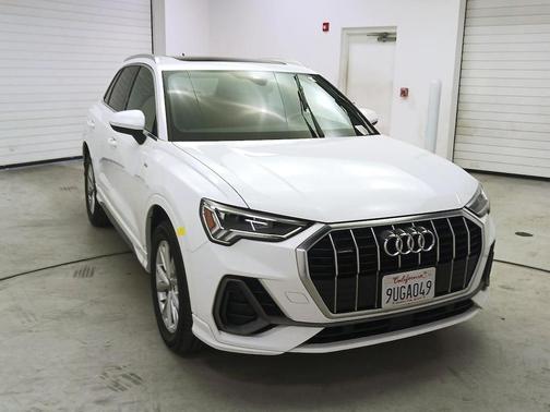 2024 Audi Q3 Premium 45 TFSI S line quattro Tiptronic