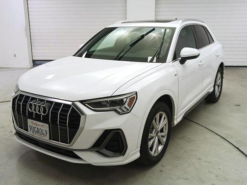 2024 Audi Q3 Premium 45 TFSI S line quattro Tiptronic