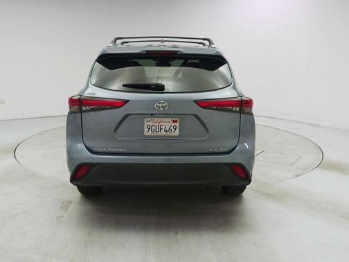 Moon Dust 2023 Toyota Highlander XLE