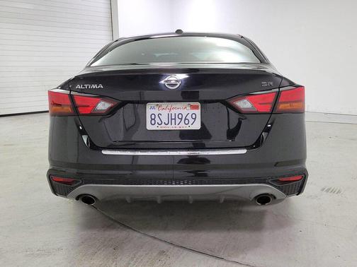 2020 Nissan Altima SR FWD