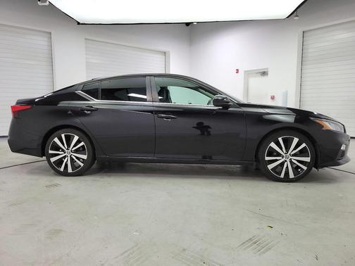 2020 Nissan Altima SR FWD