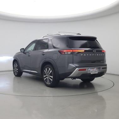 2022 Nissan Pathfinder Platinum 2WD