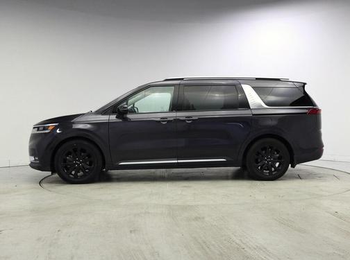 2022 Kia Carnival SX