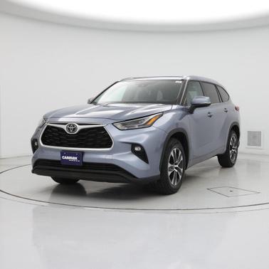Moon Dust 2022 Toyota Highlander XLE