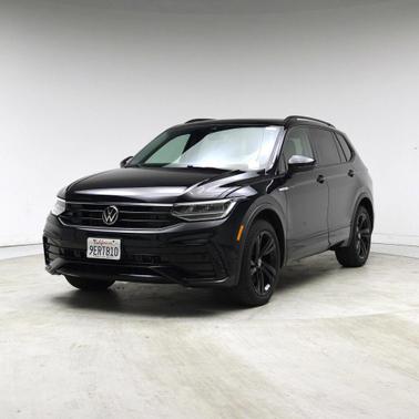 Deep Black Pearl 2023 Volkswagen Tiguan 2.0T SE R-Line Black