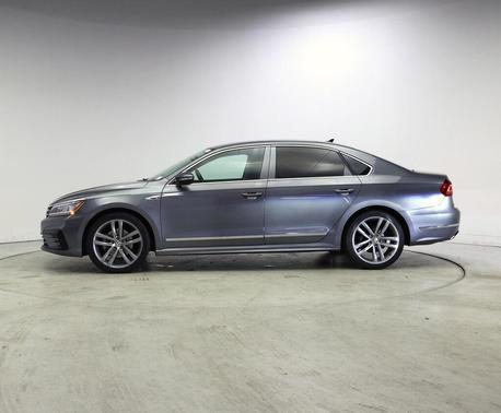 2017 Volkswagen Passat 1.8T R-Line w/Comfort