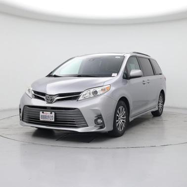 2018 Toyota Sienna XLE