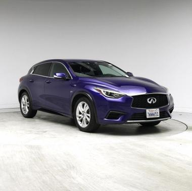 2017 INFINITI QX30 