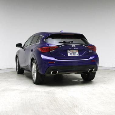 2017 INFINITI QX30 