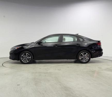 Aurora Black 2022 Kia Forte LXS