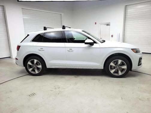 2022 Audi Q5 40 Premium Plus