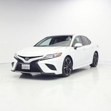 White 2018 Toyota Camry XSE