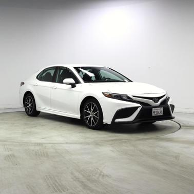 Ice Cap 2023 Toyota Camry SE