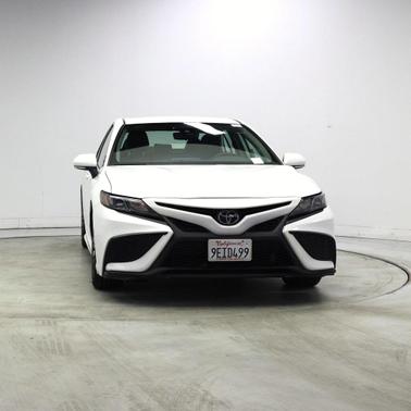 Ice Cap 2023 Toyota Camry SE