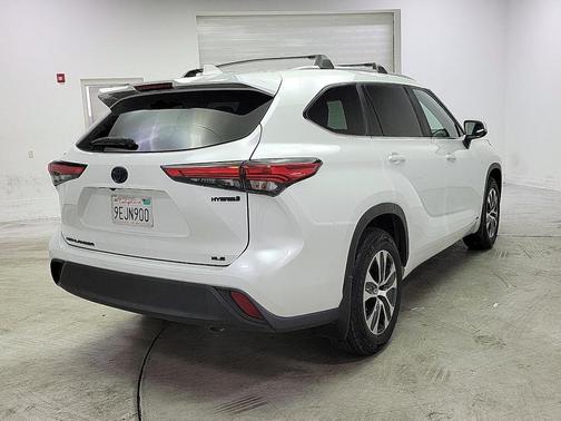 2023 Toyota Highlander Hybrid XLE