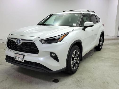 2023 Toyota Highlander Hybrid XLE