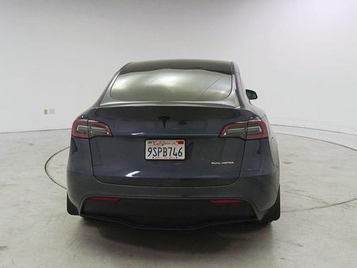 2022 Tesla Model Y Long Range Dual Motor All-Wheel Drive