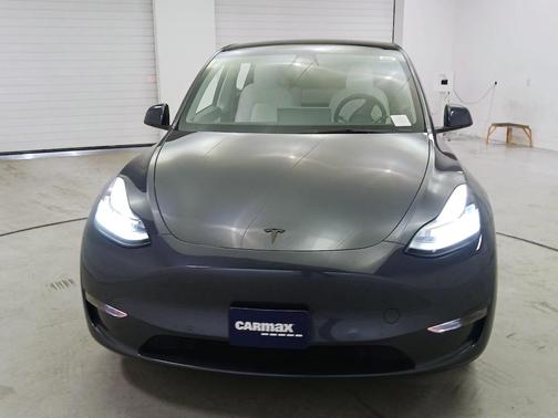 2022 Tesla Model Y Long Range Dual Motor All-Wheel Drive