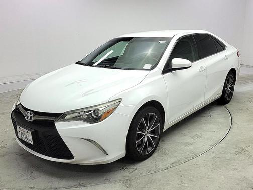 White 2017 Toyota Camry XSE