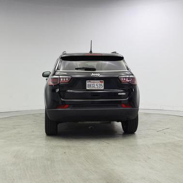 Diamond Black Crystal Pearlcoat 2019 Jeep Compass Latitude