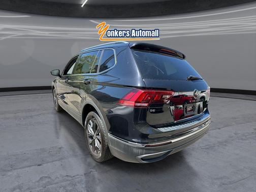 Deep Black Pearl 2023 Volkswagen Tiguan 2.0T SE 4MOTION